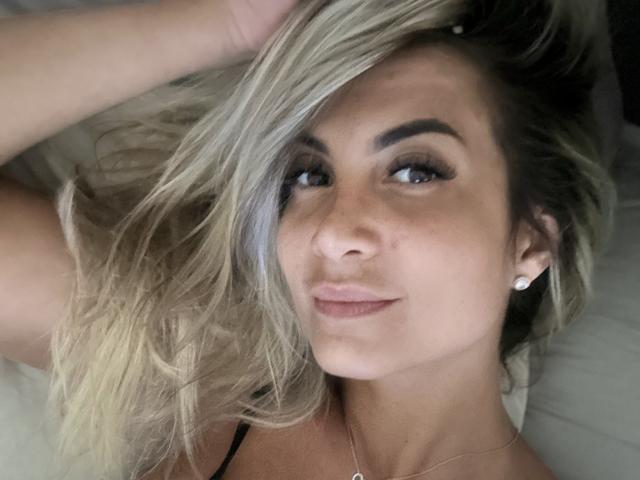 Lellie - Live sex cam - 25713293