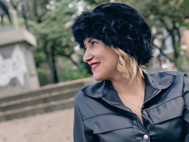 GiuliaAddams - Live porn &amp; sex cam - 25717657