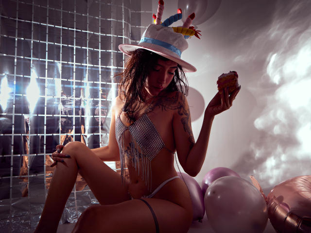 OliviaMonroe - Live porn &amp; sex cam - 25719165