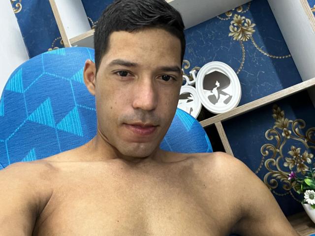 ManoloCardona - Sexe cam en vivo - 25721257