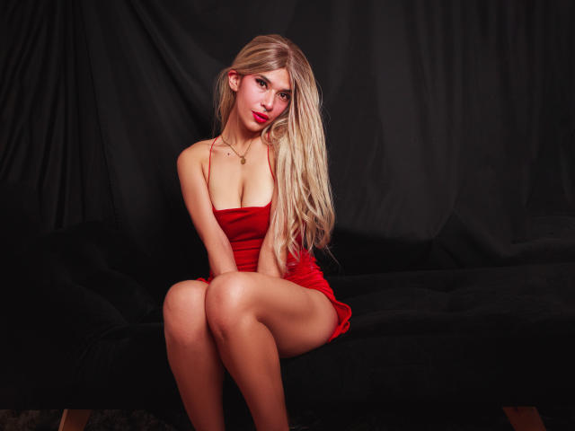 MartinaEvans - Live porn &amp; sex cam - 25721649