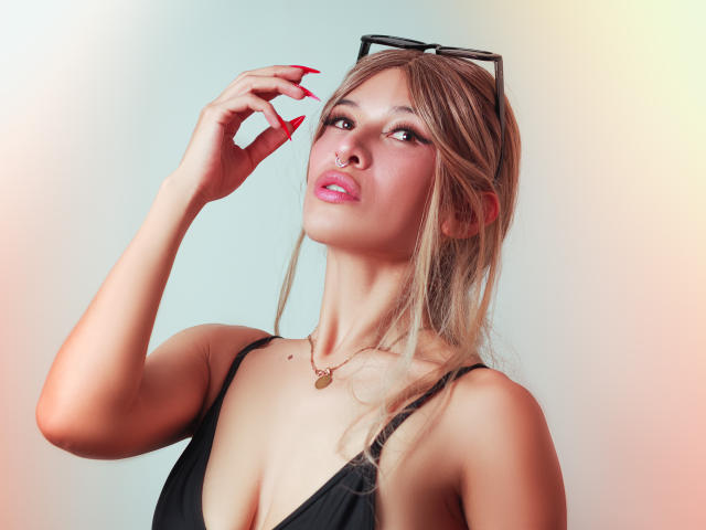 MartinaEvans - Live sexe cam - 25721849