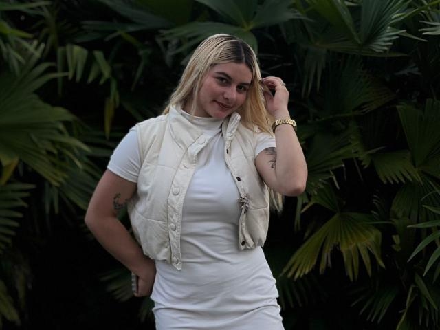 AtheneaRossi - Live sex cam - 25727041