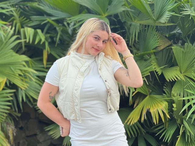AtheneaRossi - Sexe cam en vivo - 25727053