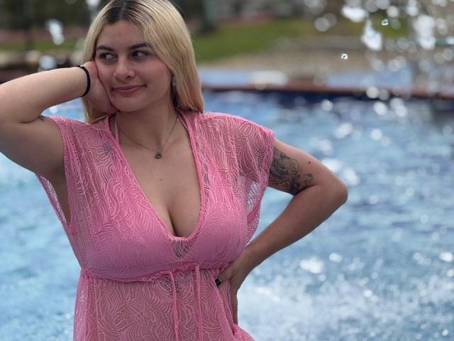 AtheneaRossi - Live sex cam - 25728337