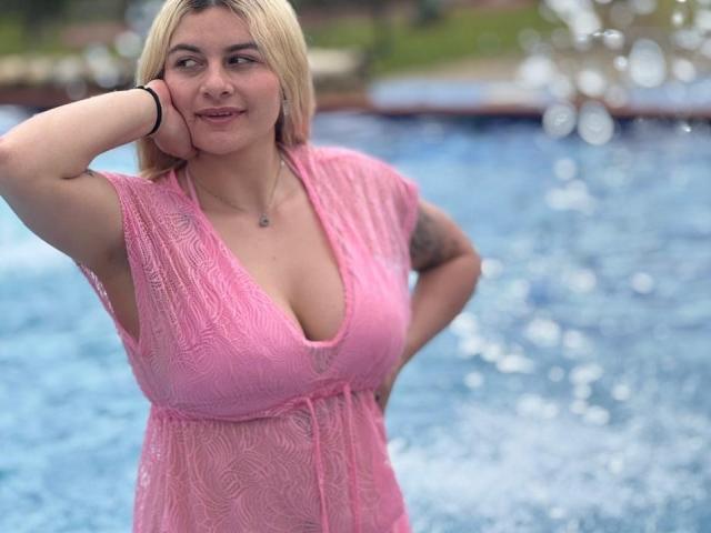 AtheneaRossi - Live Sex Cam - 25728341