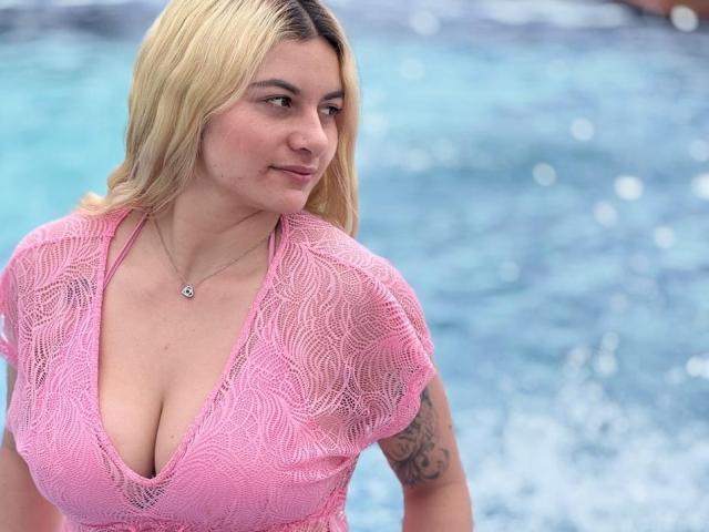 AtheneaRossi - Live porn &amp; sex cam - 25728345