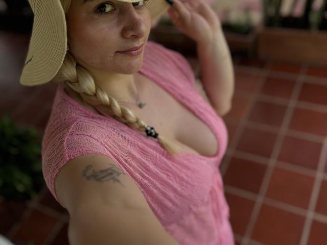 AtheneaRossi - Live sexe cam - 25728449