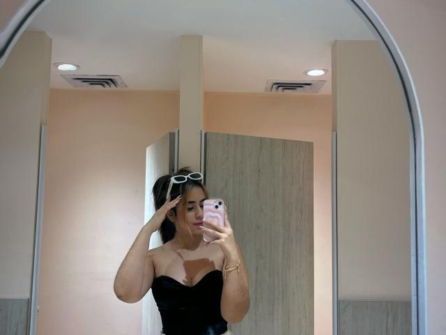OlivaStellas - Live sex cam - 25733061