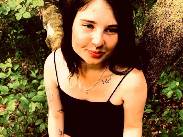BloodyDiamond-hot - Live sex cam - 25733493