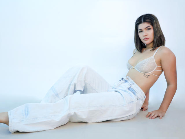 ScarlletZhen - Live sexe cam - 25734021