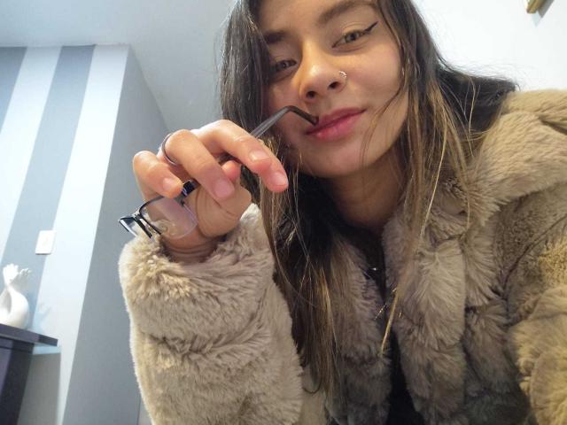 EymyFox - Live sex cam - 25735517