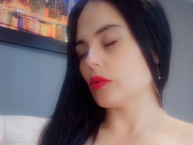CharlotteCrofort - Live sex cam - 25740405