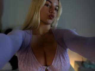 AtheneaRossi - Live sex cam - 25742337