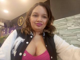 BiancaMorettii - Live Sex Cam - 25742945