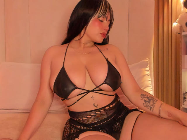 ValeriaJhonsson - Live Sex Cam - 25745841