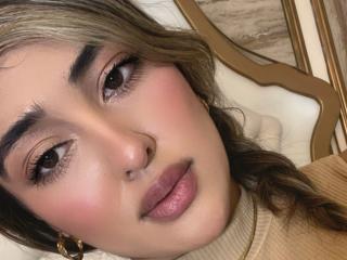 MaeCollins - Live sex cam - 25757161