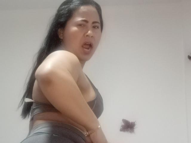 MiaSalomeChaude - Élő pornó és szexkamera - 25759321