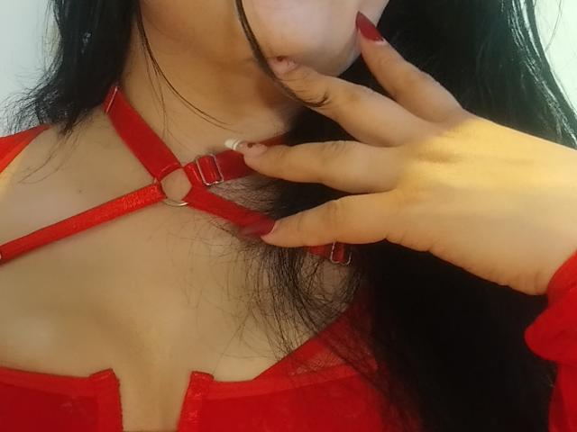 LindaSophieX - Live Sex Cam - 25760253