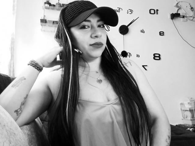 EvaLunaLatina - Live sex cam - 25760417