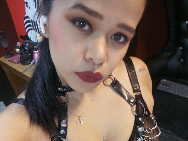 MistressVictoriaa - Live sexe cam - 25764637