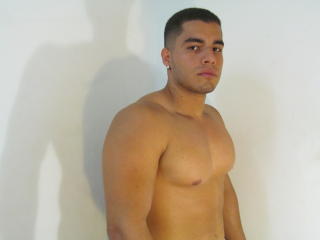 XStrongBigCock - Sexe cam en vivo - 2576512