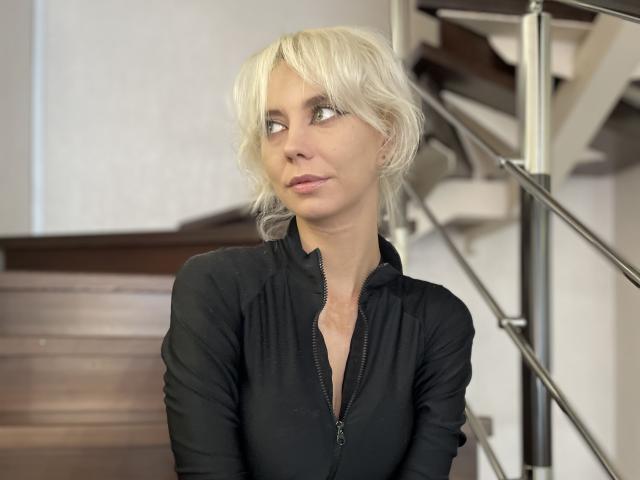 BlondIce - Live sex cam - 25768917