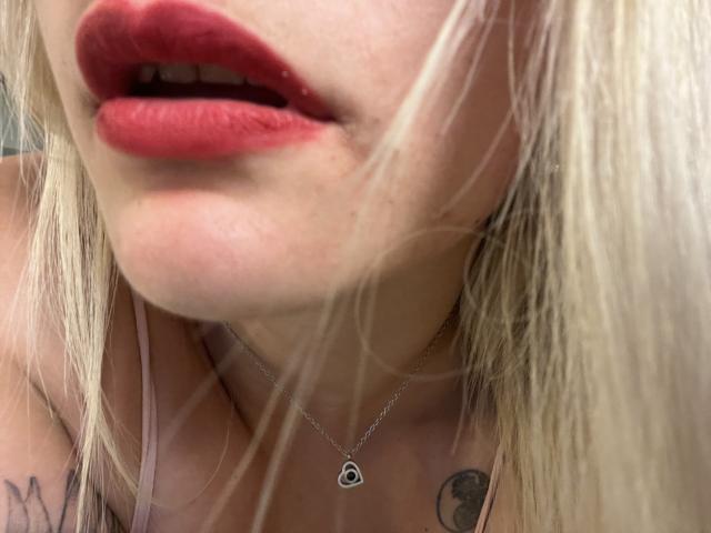 AtheneaRossi - Sexe cam en vivo - 25774573