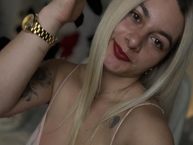 AtheneaRossi - Live porn &amp; sex cam - 25774817