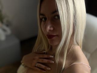 AtheneaRossi - Élő pornó és szexkamera - 25774829