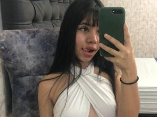 EmaGarces - Live Sex Cam - 25792933