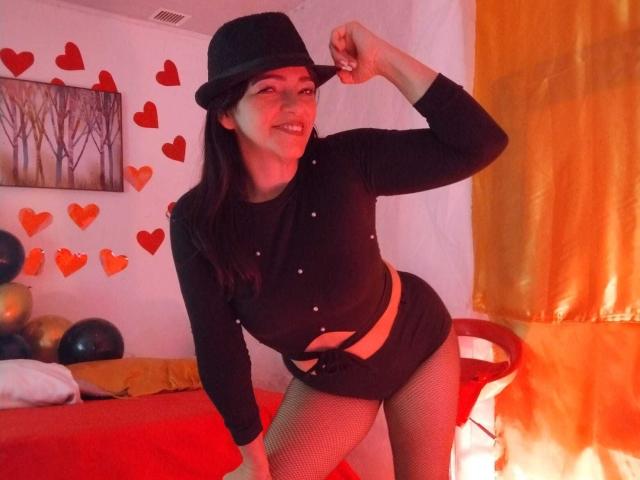 CarollMiiss - Live sex cam - 25794869