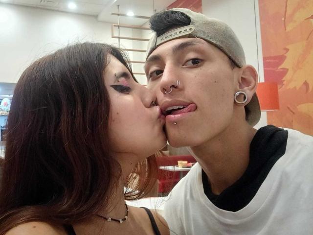 DainaAndMaik - Live sex cam - 25796721