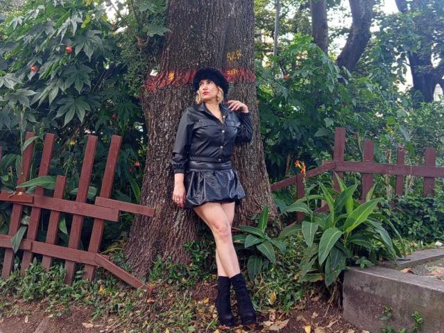GiuliaAddams - Live sex cam - 25797393