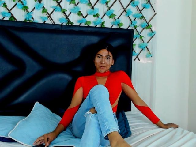 ZoeHotMoretti - Live sex cam - 25800029