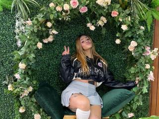 AzhunaStar - Live porn &amp; sex cam - 25802237