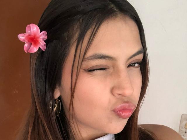 NyraVane - Live sex cam - 25808965