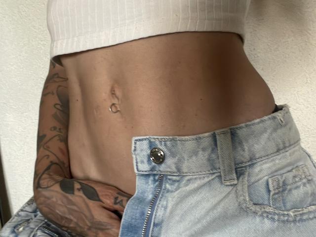 DaneeSoHot - Live Sex Cam - 25815109