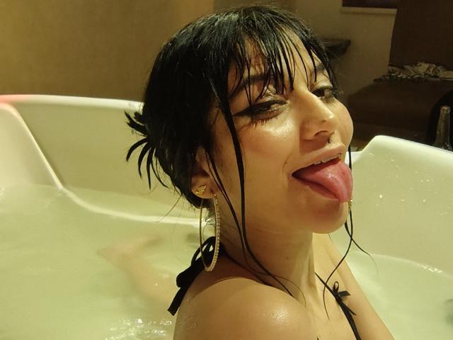 LindaWatsong - Live sex cam - 25817457