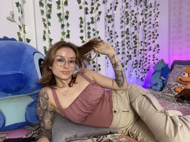 LyssaRou - Live sex cam - 25817885