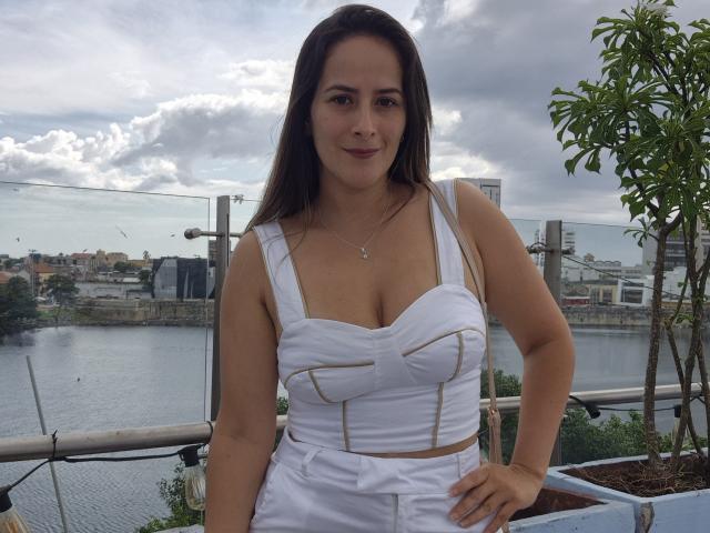 RousseMelinda - Live porn &amp; sex cam - 25818913