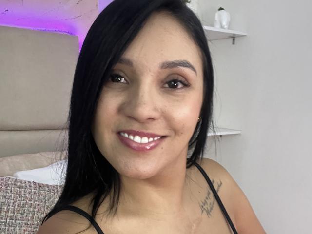 YessiJaymes - Live Sex Cam - 25832313