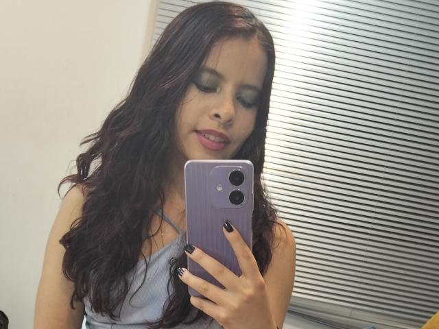 JuliaWaine - Live Sex Cam - 25836777