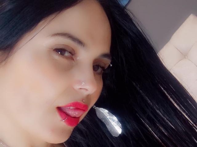 CharlotteCrofort - Live sexe cam - 25839681
