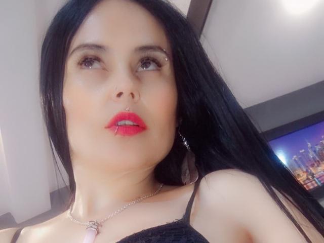 CharlotteCrofort - Live sex cam - 25839713