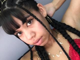 EmaGarces - Live Sex Cam - 25842717