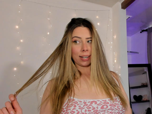 JennyLawry - Live porn &amp; sex cam - 25845989