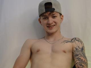 JakeDavins - Live sex cam - 25850845