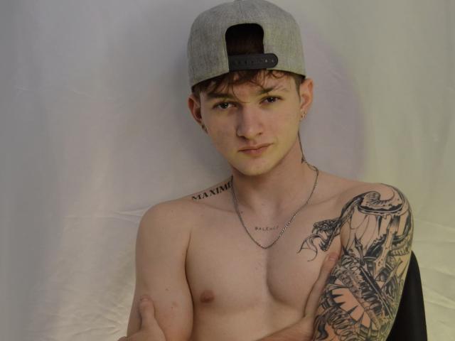 JakeDavins - Live Sex Cam - 25850857