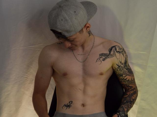 JakeDavins - Sexe cam en vivo - 25850865